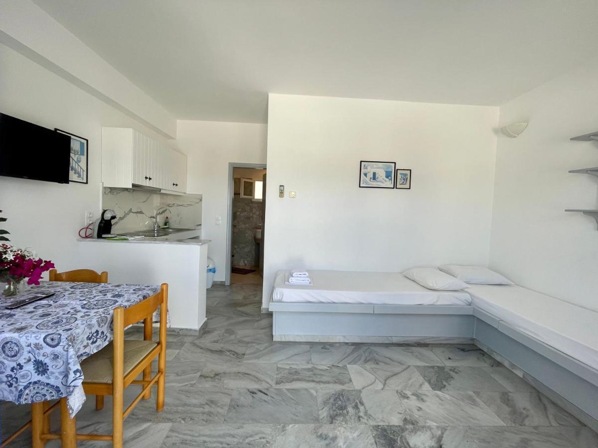 Country House Apartments Chora Eksteriør billede
